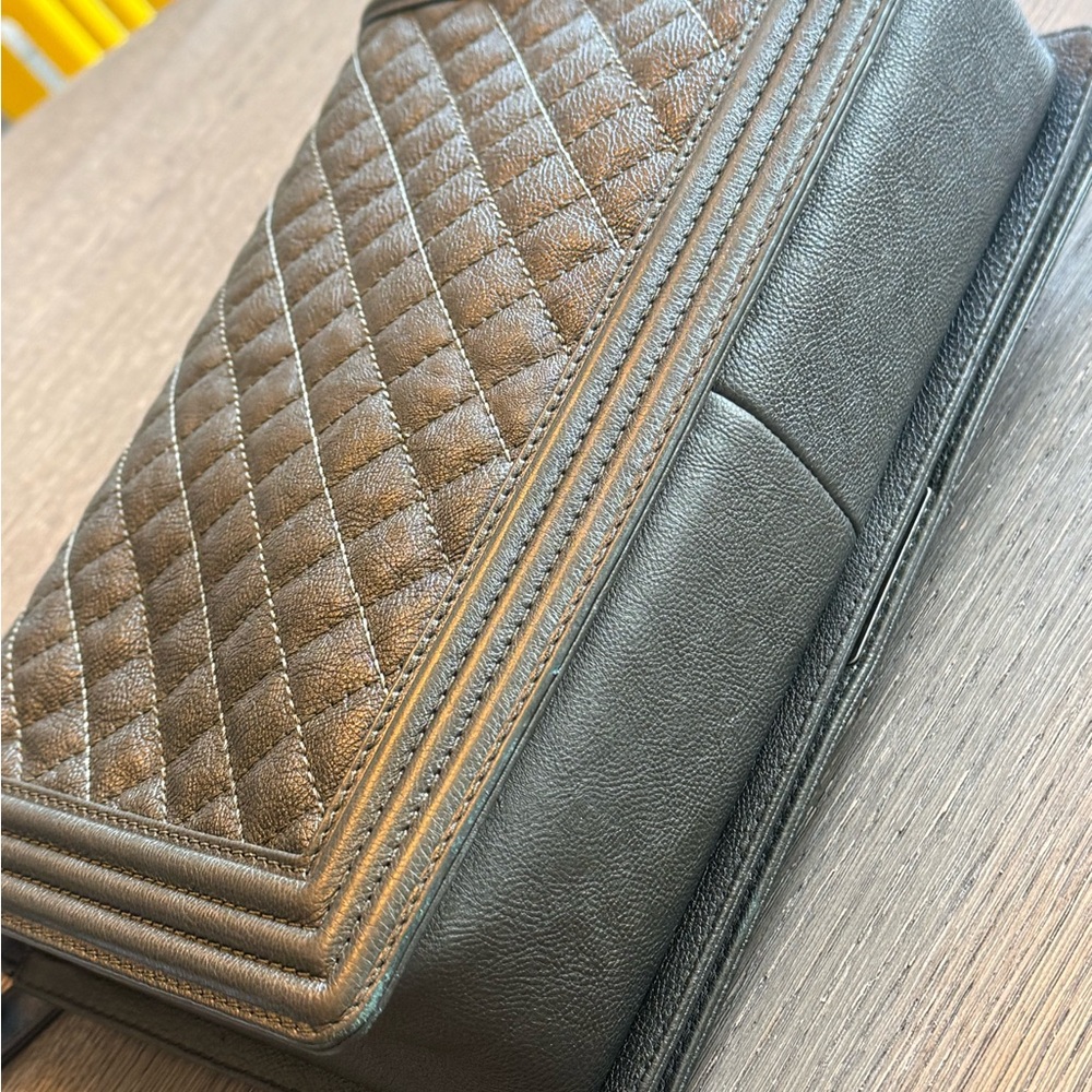 Chanel Large Boy Bag - Picture 6 of 17